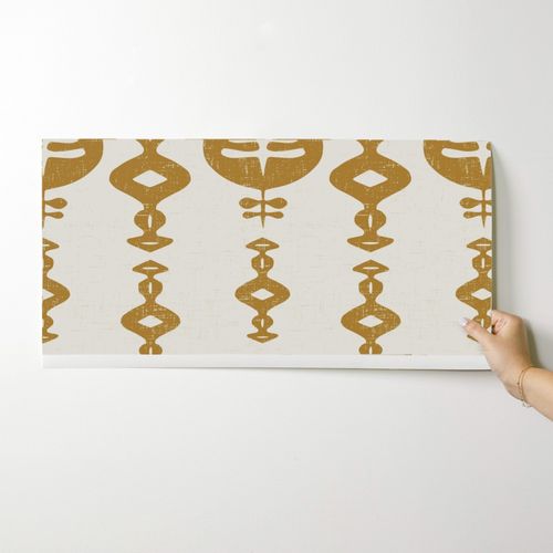 Wallpaper - Maya in Golden Sienna